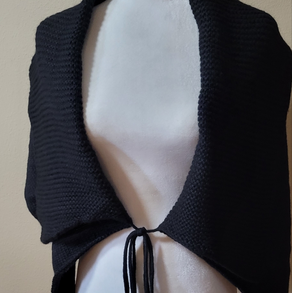 Black shawl